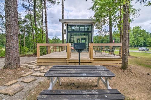 2 Mi to MSU Chic Tiny Home Retreat! in Starkville 2 Mi to MSU Chic Tiny Home Retreat! in Starkville