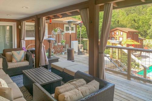 Wine Country Retreat at Private Creekside House! in Glen Ellen (CA) Wine Country Retreat at Private Creekside House! in Glen Ellen (CA)