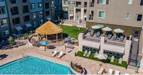 LUX 2 BED DESERT RIDGE 2 HEATED POOLS GYM in Desert View Village LUX 2 BED DESERT RIDGE 2 HEATED POOLS GYM in Desert View Village