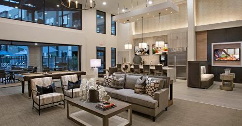 LUX 2 BED DESERT RIDGE 2 HEATED POOLS GYM in Desert View Village LUX 2 BED DESERT RIDGE 2 HEATED POOLS GYM in Desert View Village