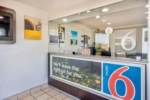 Lobby, Motel 6-Vallejo, CA - Six Flags West in Vallejo Lobby, Motel 6-Vallejo, CA - Six Flags West in Vallejo