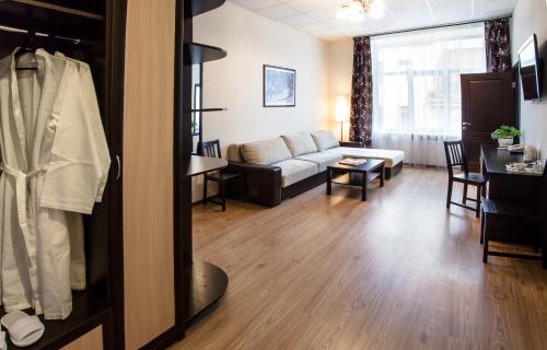 This photo about Peterville shared on HyHotel.com