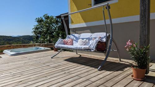 Erkély/terasz, Ursteirerhof - Familie Kerschbaumer in Markt Hartmannsdorf Erkély/terasz, Ursteirerhof - Familie Kerschbaumer in Markt Hartmannsdorf