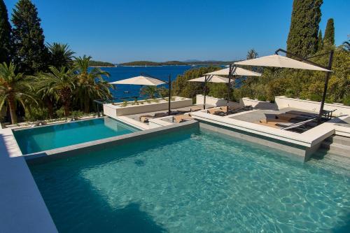 Kolam renang, Hotel Moeesy, Blue & Green Oasis in Hvar Kolam renang, Hotel Moeesy, Blue & Green Oasis in Hvar