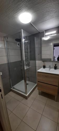 Bathroom, LOFT Saint Pierre in Bordeaux Bathroom, LOFT Saint Pierre in Bordeaux
