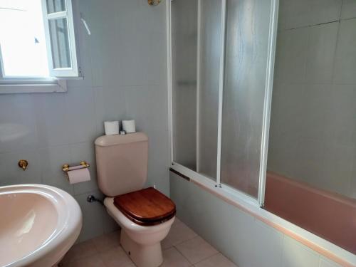 Fürdőszoba, Ático Pilos (Atico Pilos) in Castro Caldelas Fürdőszoba, Ático Pilos (Atico Pilos) in Castro Caldelas