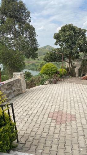 Omgivningar, Saka Laka in Fort Portal Omgivningar, Saka Laka in Fort Portal
