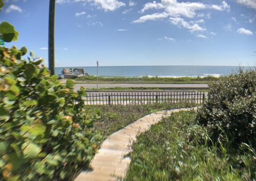Bajos - At Casas de la Playa Beachside in Flagler Beach (FL) Bajos - At Casas de la Playa Beachside in Flagler Beach (FL)