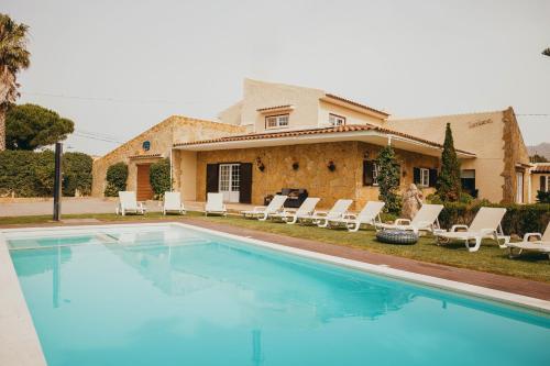Villa Tumbine in Charneca Villa Tumbine in Charneca