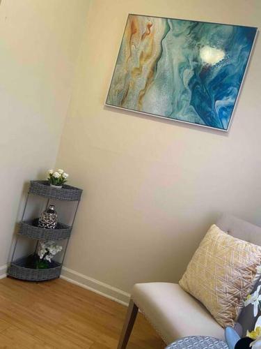 Lovely 3 bedroom Duplex Apartment W/ Game Room in Woodlawn Lovely 3 bedroom Duplex Apartment W/ Game Room in Woodlawn