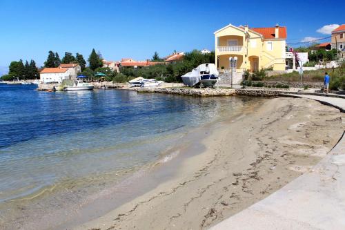 Beach, Apartments by the sea Lukoran (Ugljan) - 836 in Lukoran Beach, Apartments by the sea Lukoran (Ugljan) - 836 in Lukoran