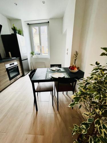 Einrichtungen, Appartement « cocooning » au bord du Loing in Nemours Einrichtungen, Appartement « cocooning » au bord du Loing in Nemours