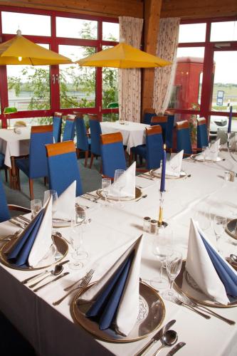 Restaurant, Hotel Gremersdorf - Zum Grunen Jager in Gremersdorf Restaurant, Hotel Gremersdorf - Zum Grunen Jager in Gremersdorf