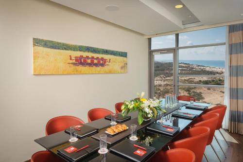 Centre de negocis, Leonardo Plaza Ashdod Hotel by the Beach in Ashdod Centre de negocis, Leonardo Plaza Ashdod Hotel by the Beach in Ashdod