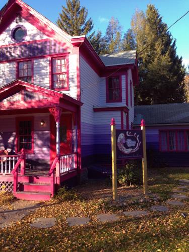 在meiguo.com看到的白鸽摇滚酒店的介绍图片