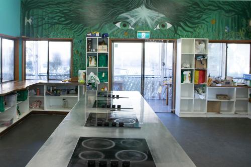 Kitchen, Arts Factory by Nomads in Byron Bay Kitchen, Arts Factory by Nomads in Byron Bay