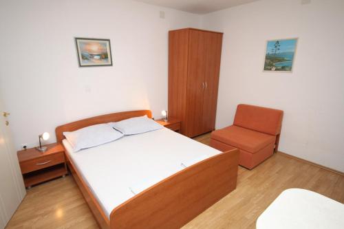 Apartments with a parking space Makarska - 6696 in Makarska Apartments with a parking space Makarska - 6696 in Makarska