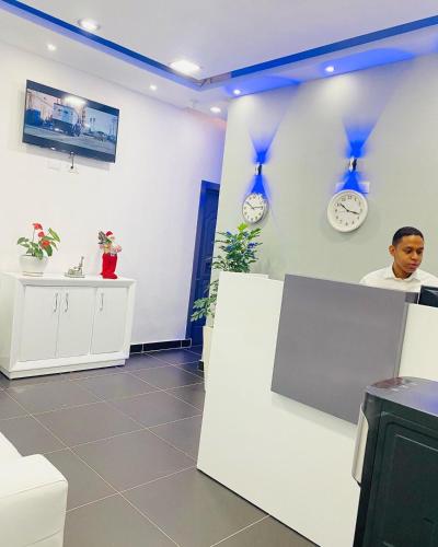 Vestíbulo, Hotel Reloj in Puerto Plata Vestíbulo, Hotel Reloj in Puerto Plata