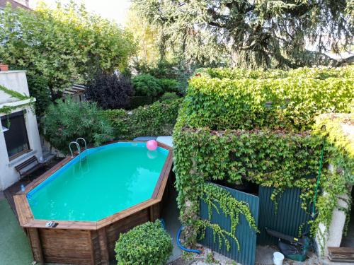 B&B "Clos Feuillat" near Institut & Musee Lumiere B&B "Clos Feuillat" near Institut & Musee Lumiere