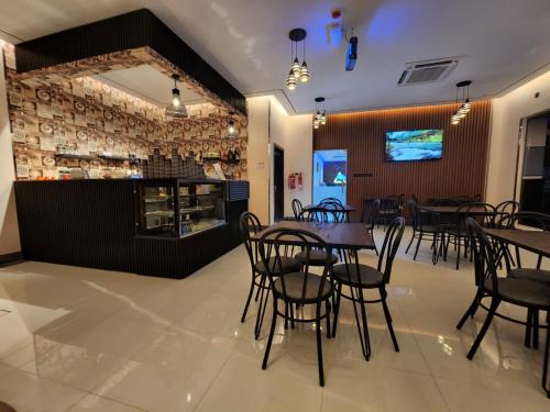 Aliments i begudes, Summit Hotel Suites القمة للأجنحة الفندقيه in Seeb (Muscat) Aliments i begudes, Summit Hotel Suites القمة للأجنحة الفندقيه in Seeb (Muscat)
