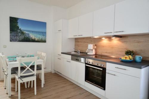 Küche, MyHome Ruegen - Haus Johanneshorst in Ostseebad Sellin Küche, MyHome Ruegen - Haus Johanneshorst in Ostseebad Sellin