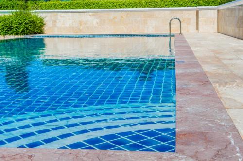泳池, Holiday Inn Express & Suites Ridgecrest - China Lake By IHG in 里奇克萊斯特 泳池, Holiday Inn Express & Suites Ridgecrest - China Lake By IHG in 里奇克萊斯特