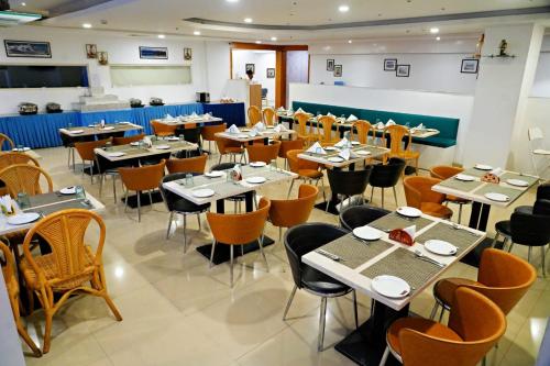 Restaurant, Bay View Hotel Vizag in Visakhapatnam Restaurant, Bay View Hotel Vizag in Visakhapatnam
