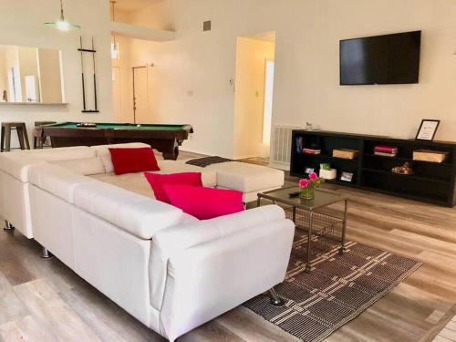*Cityhaven* NFLX/Pool Table/WORKSPACE/SoakTub in Cedar Hill *Cityhaven* NFLX/Pool Table/WORKSPACE/SoakTub in Cedar Hill