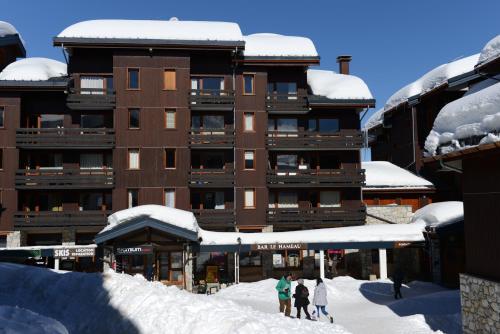 Entrance, Residence Odalys Le Hameau du Mottaret in Meribel Entrance, Residence Odalys Le Hameau du Mottaret in Meribel