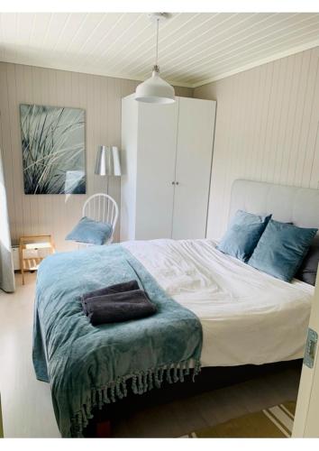 Renovated sea facing cottage on the Eidanger fjord in Porsgrunn Renovated sea facing cottage on the Eidanger fjord in Porsgrunn