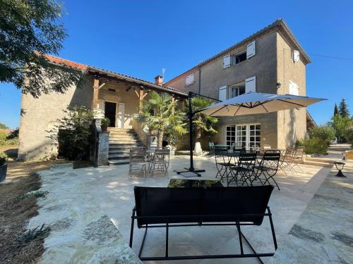 A szálláshely kívülről, Ô Trois Puits (O Trois Puits) in Lalbenque A szálláshely kívülről, Ô Trois Puits (O Trois Puits) in Lalbenque