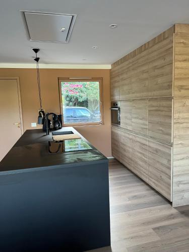 מטבח, Feriehus i Flekkefjord med panoramautsikt in פלקפיורד מטבח, Feriehus i Flekkefjord med panoramautsikt in פלקפיורד