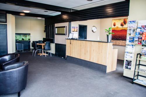 Lobby, Fiordland Hotel & Motel in Te Anau Lobby, Fiordland Hotel & Motel in Te Anau