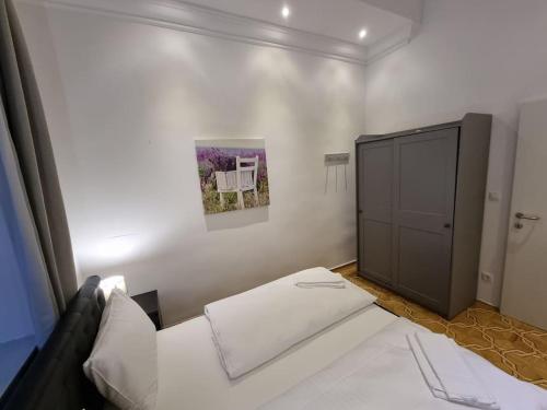 Sissi Royal Suite - Inner City 4 bedroom apartment