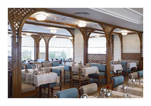 Restaurant, Clarks Avadh in Lucknow Restaurant, Clarks Avadh in Lucknow