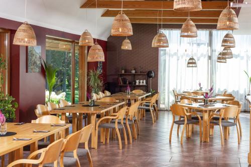 Étterem, Abzali Hotel and Restaurant with self check-in in Kadaga Étterem, Abzali Hotel and Restaurant with self check-in in Kadaga