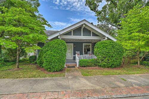 Bright Greensboro Escape about 1 Mi to Downtown near Green Hill Központ For Nc Művészeti Bright Greensboro Escape about 1 Mi to Downtown near Green Hill Központ For Nc Művészeti