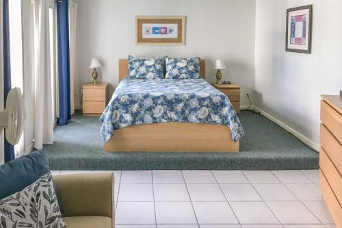 Madeira Beach Yacht Club Condo Walkable Location! near American Legion Post 273 Madeira Beach Yacht Club Condo Walkable Location! near American Legion Post 273