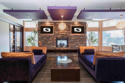 Lobi, Sandman Hotel Penticton in Penticton (BC) Lobi, Sandman Hotel Penticton in Penticton (BC)