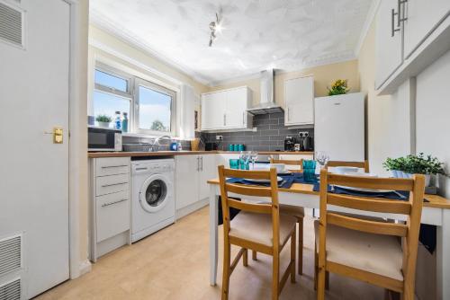 Stay In Cardiff Cathay's Terrace Apartment near Bute Park Stay In Cardiff Cathay's Terrace Apartment near Bute Park