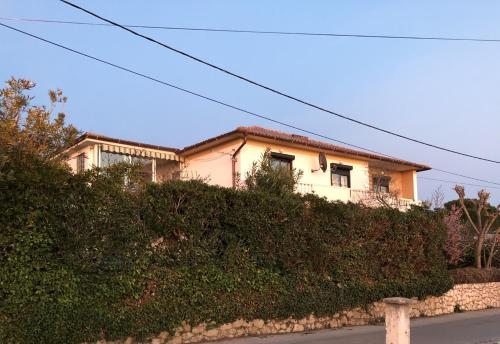 A szálláshely kívülről, Apartments with a parking space Barbat, Rab - 16723 in Rab A szálláshely kívülről, Apartments with a parking space Barbat, Rab - 16723 in Rab