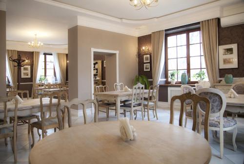 Étterem, Palac Lochow in Lochow Étterem, Palac Lochow in Lochow