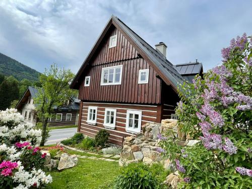 Roubenka Jelen.ka in Rokytnice nad Jizerou Roubenka Jelen.ka in Rokytnice nad Jizerou