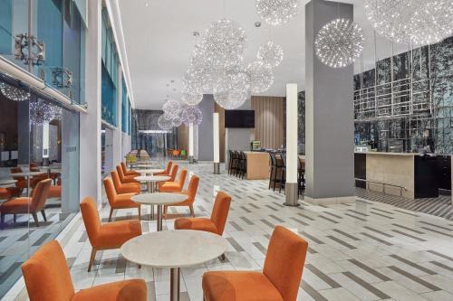 Restaurant, Holiday Inn Express Kota Kinabalu City Centre By IHG in Kota Kinabalu Restaurant, Holiday Inn Express Kota Kinabalu City Centre By IHG in Kota Kinabalu