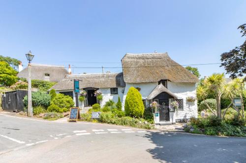 Stunning Coastal Apartment in Maidencombe with Sea Views & Garden in Maidencombe Stunning Coastal Apartment in Maidencombe with Sea Views & Garden in Maidencombe