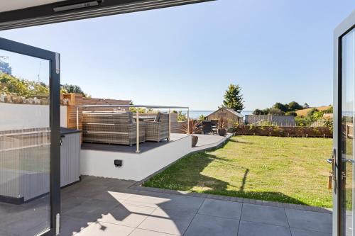 Stunning Coastal Apartment in Maidencombe with Sea Views & Garden in Maidencombe Stunning Coastal Apartment in Maidencombe with Sea Views & Garden in Maidencombe