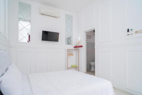 RedDoorz Syariah @ Aura Homestay in Ponorogo RedDoorz Syariah @ Aura Homestay in Ponorogo