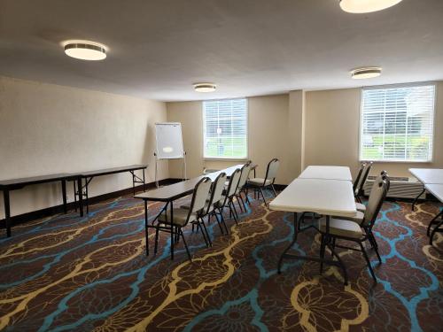 Salas de reuniones, Red Roof Inn Knoxville Central - Papermill Road in Knoxville Suburbs Salas de reuniones, Red Roof Inn Knoxville Central - Papermill Road in Knoxville Suburbs