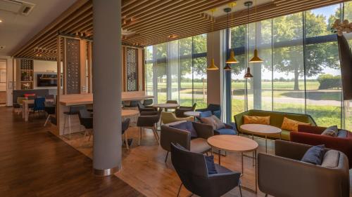 Előcsarnok, Holiday Inn Express Krefeld Dusseldorf By IHG in Krefeld Előcsarnok, Holiday Inn Express Krefeld Dusseldorf By IHG in Krefeld