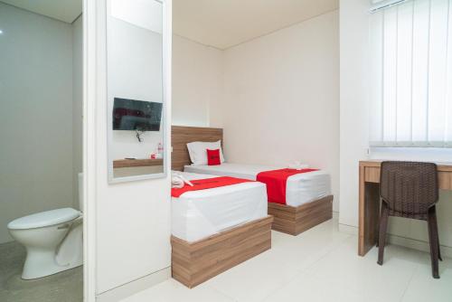 RedDoorz Plus @ Jalan Pemuda Timur Bojonegoro in Bojonegoro RedDoorz Plus @ Jalan Pemuda Timur Bojonegoro in Bojonegoro